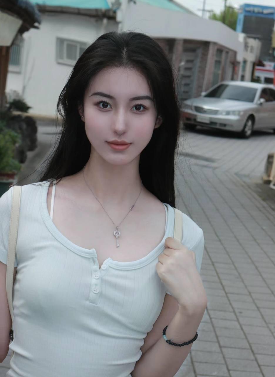 三伏天里的竹椅与茶香,时光的静谧印记